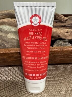 First Aid Beauty Skin Rescue Oil-Free Mattifying Gel for Sensitive Skin